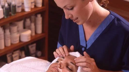 Egypt Travel booking ladies special spa head massage packages.webp